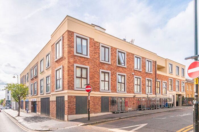 2 Bedroom Flat For Sale In Suffolk Road, South Norwood, London, SE25
