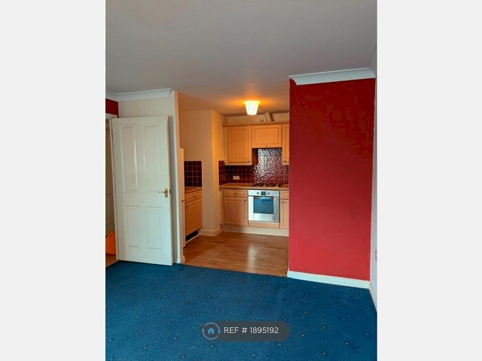 2 Bedroom Flat To Rent In Goresbrook Road, Dagenham, RM9
