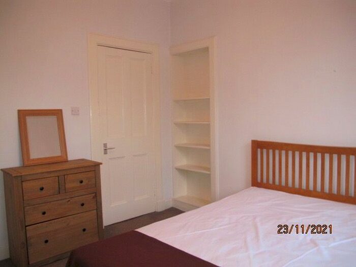 1 Bedroom Flat To Rent In Caledonian Crescent, Dalry, Edinburgh, EH11