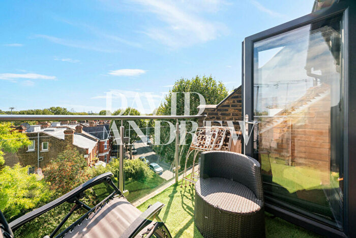 3 Bedroom Maisonette To Rent In Quernmore Road, N4