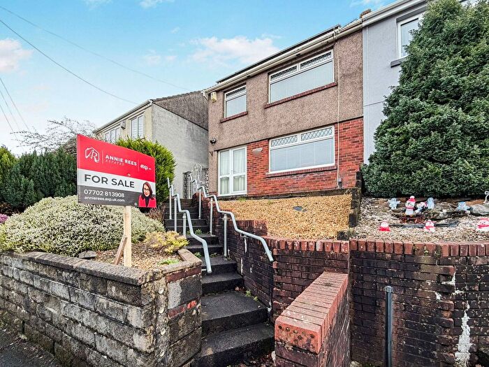 3 Bedroom Semi-Detached House For Sale In Birchgrove Road, Birchgrove, Swansea, SA7