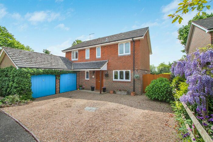 4 Bedroom Detached House For Sale In Cowden Close, Hawkhurst, TN18