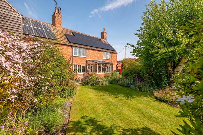 2 Bedroom Cottage For Sale In Brewery Lane, Carlton-Le-Moorland, LN5