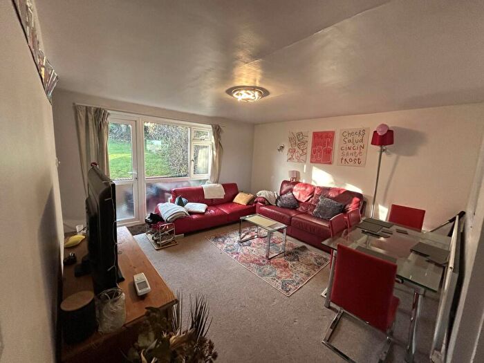 4 Bedroom House To Rent In Guildford Park Avenue, Guildford, GU2