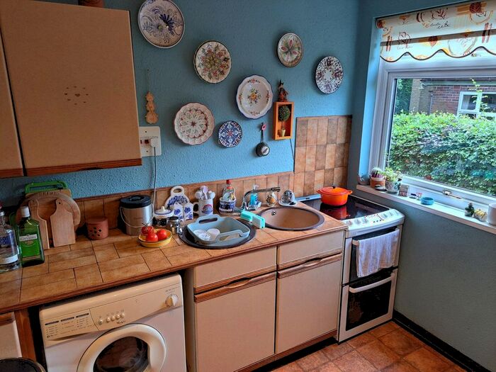 2 Bedroom Flat For Sale In Kenelm Road, Sutton Coldfield, B73