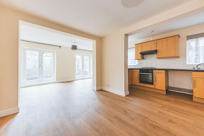 2 Bedroom Maisonette To Rent In Arundel Road, Croydon, CR0
