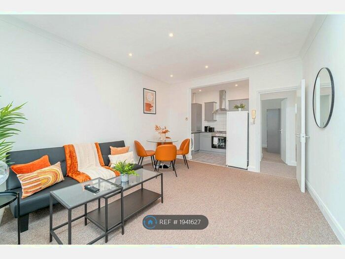 2 Bedroom Flat To Rent In Hermitage Road, London, N4