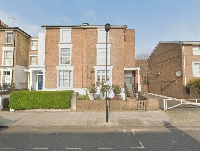 3 Bedroom Maisonette To Rent In Mortimer Road, London, N1