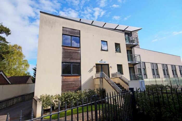 2 Bedroom Flat To Rent In Montpellier, GL50