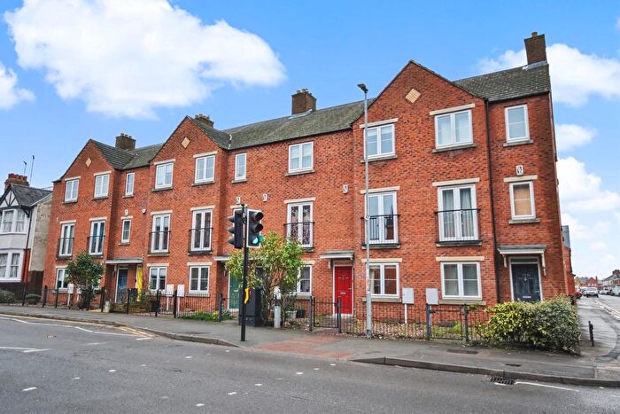 4 Bedroom Terraced House For Sale In Abington Avenue, Abington, Northampton, NN1