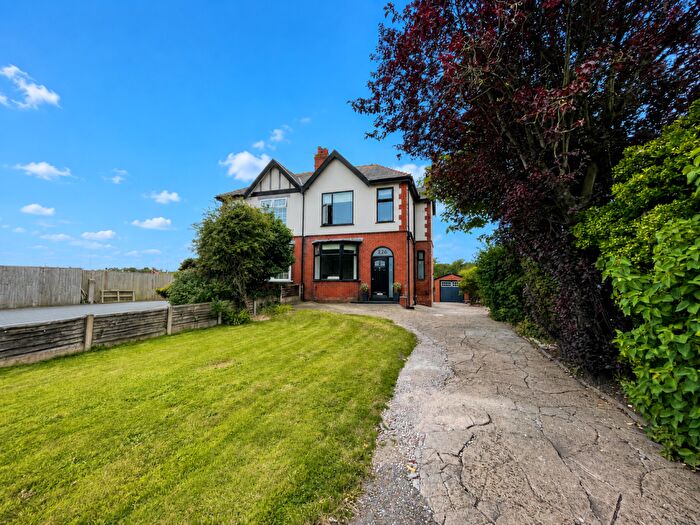 3 Bedroom Semi-Detached House For Sale In Fleetwood Road South, Thornton, FY5