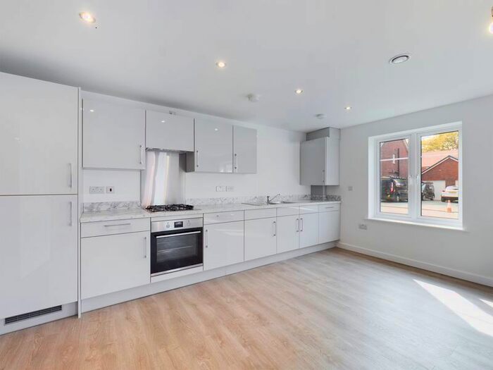 2 Bedroom Flat To Rent In Killick Close, Crawley, RH10