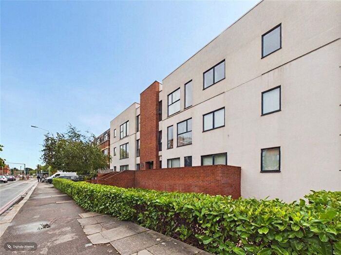 1 Bedroom Flat To Rent In Sovereign Court, A Kings Road, Reading, Berkshire, RG1