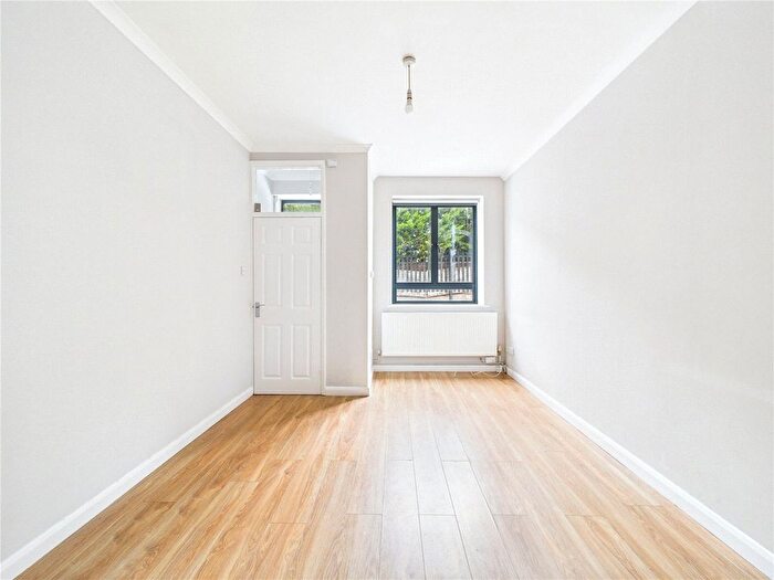 1 Bedroom Flat To Rent In The Parade, Bristol, BS13