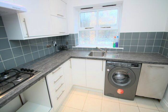 2 Bedroom Semi-Detached House To Rent In Tamworth Place, Croydon, CR0