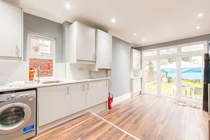 4 Bedroom Property To Rent In Wynndale Road, South Woodford, Church End, London, E18