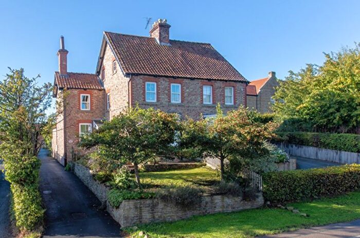 4 Bedroom Semi-Detached House For Sale In Roxby Hill, Thornton Le Dale, YO18