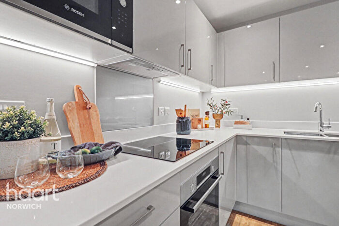 2 Bedroom Apartment For Sale In Printworks Drive, Norwich, NR3
