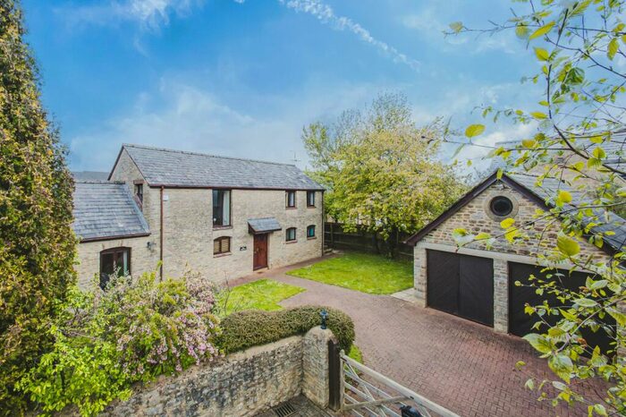 4 Bedroom Barn Conversion For Sale In St. Marys Close, Kempsford, GL7