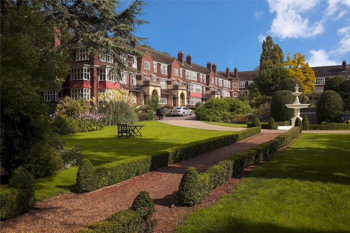 3 Bedroom Flat To Rent In Queensberry House, Friars Lane, Richmond, TW9