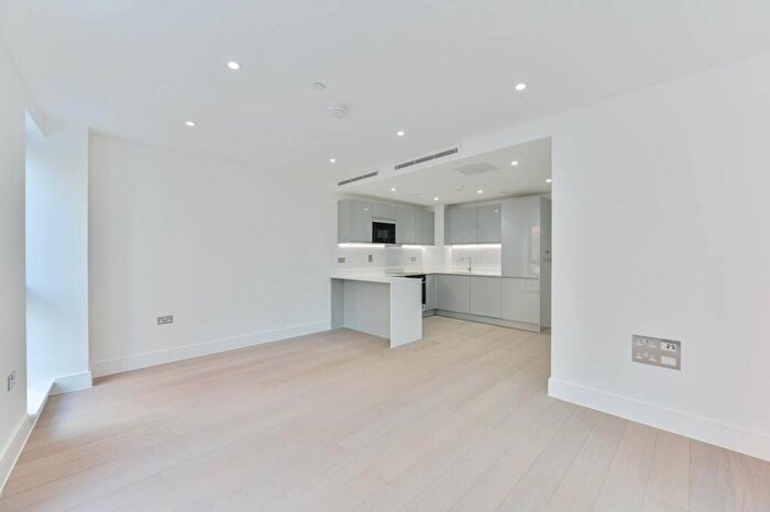 1 Bedroom Flat For Sale In Hyde Apartments, Battersea, London, SW11