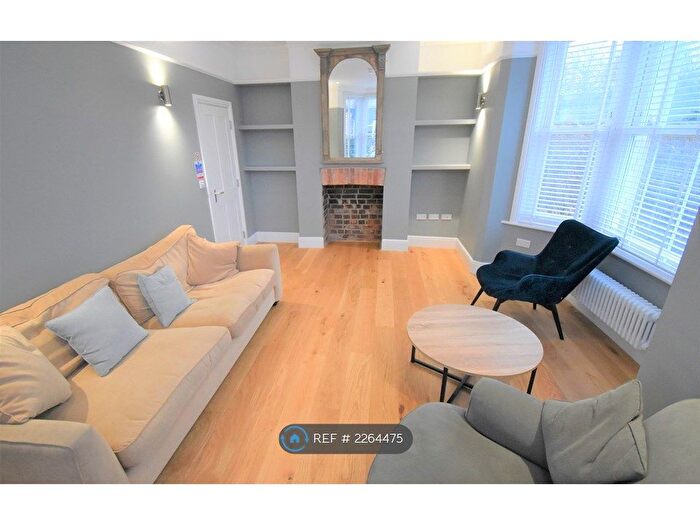 6 Bedroom Terraced House To Rent In London Road, Reading, RG1