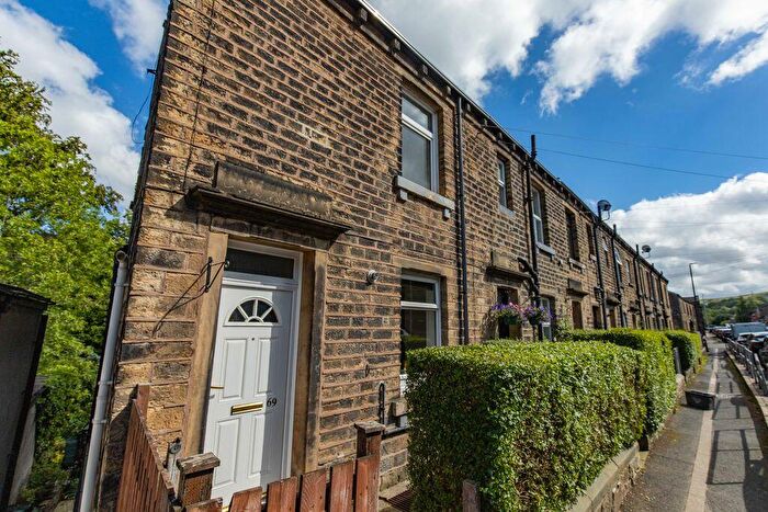 2 Bedroom End Of Terrace House For Sale In Oldham Road, Ripponden, HX6