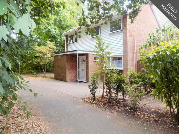 4 Bedroom House To Rent In Kirkstone Close, Camberley, Surrey, GU15