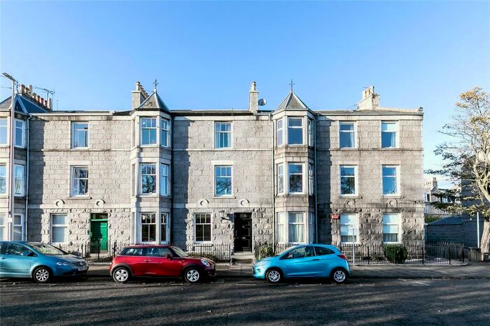 2 Bedroom Flat To Rent In Ground Floor, Whitehall Place, Aberdeen, AB25