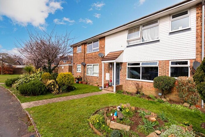 1 Bedroom Flat For Sale In Truleigh Road, Upper Beeding, Steyning, BN44