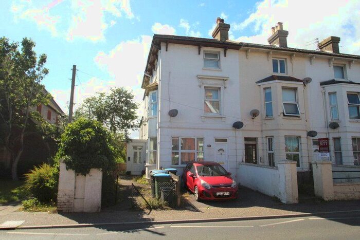 2 Bedroom Maisonette To Rent In Arundel Road, Littlehampton, West Sussex, BN17
