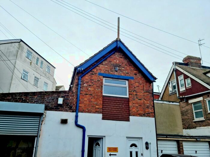 1 Bedroom Flat To Rent In Bayham Road, Eastbourne, East Sussex, BN22