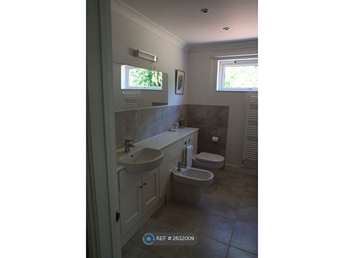 1 Bedroom Flat To Rent In Barton Road, Cambridge, CB3