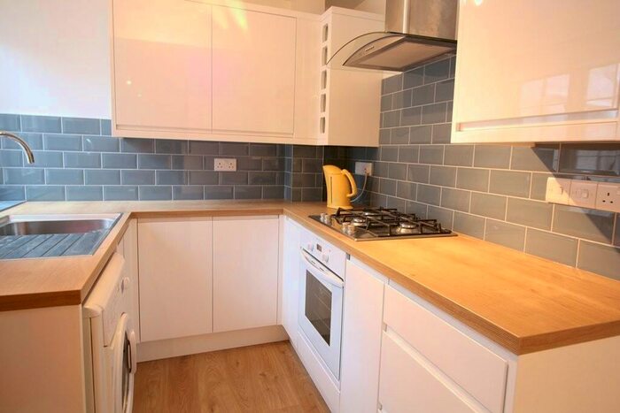 2 Bedroom Cottage To Rent In Coysh Square, Topsham, EX3