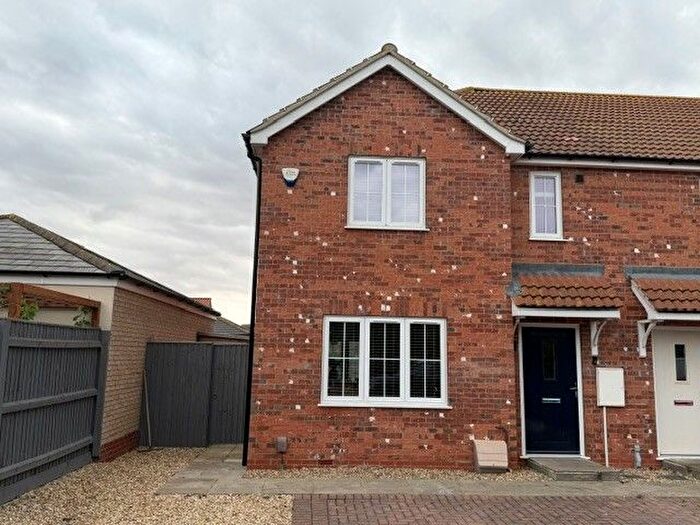 3 Bedroom Terraced House To Rent In Helvellyn Way, Scartho, Grimsby, DN33