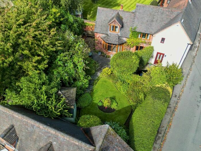 3 Bedroom Cottage For Sale In Main Street, Shenstone, Lichfield, WS14