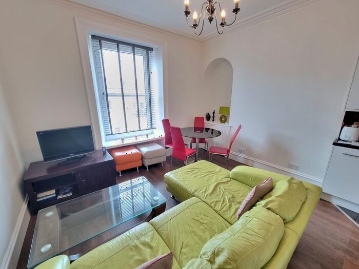 2 Bedroom Flat To Rent In Holburn Street, Aberdeen, AB10
