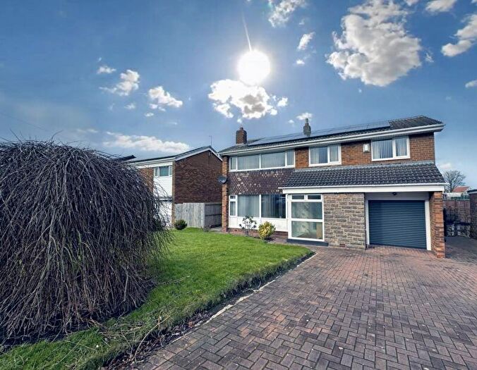 5 Bedroom Detached House For Sale In Dunsdale Road, Holywell Village, NE25