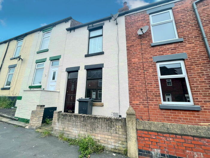 2 Bedroom Town House To Rent In James Street, Darnall, Sheffield, S9