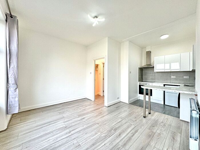 1 Bedroom Flat To Rent In East End Road, London, N2