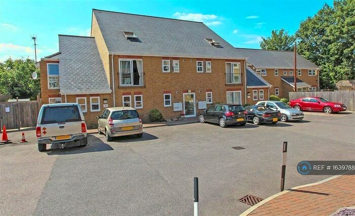 2 Bedroom Flat To Rent In The Pavilion, Gravesend, DA11