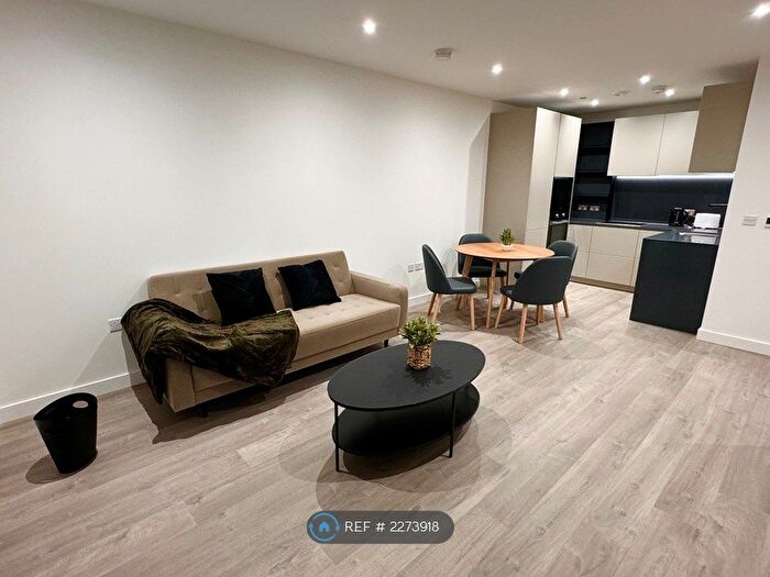 Studio To Rent In Anax Street, London, N4