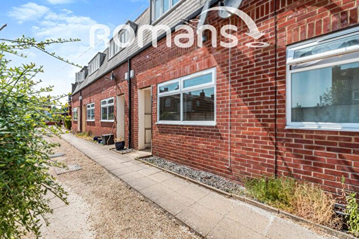 2 Bedroom Terraced House To Rent In Tigel Mews, RG30