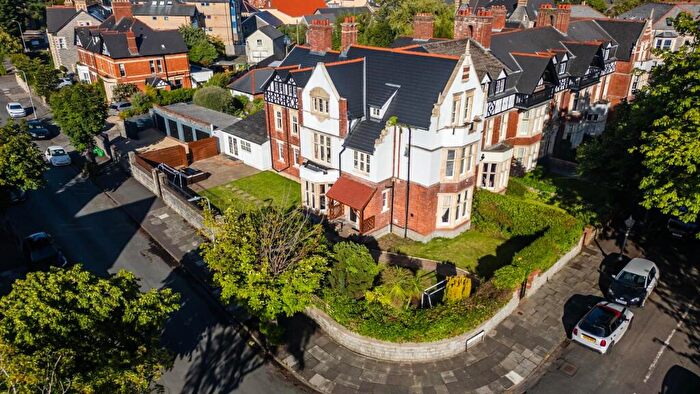 6 Bedroom End Of Terrace House For Sale In Victoria Square, Penarth, CF64