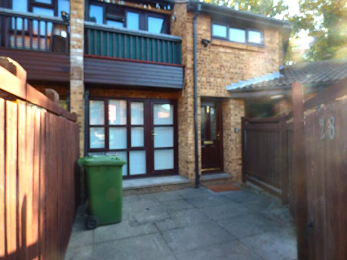 1 Bedroom Flat To Rent In Courtney Park Road, Langdon Hills, SS16
