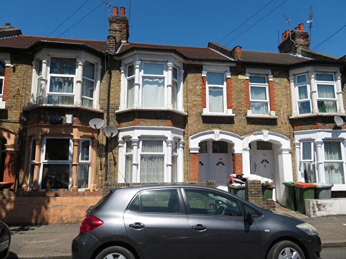 1 Bedroom Maisonette To Rent In Oakfield Road, East Ham, E6