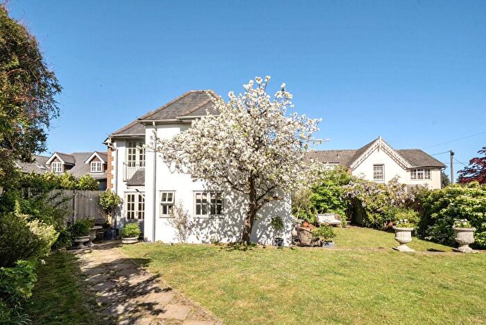5 Bedroom Detached House For Sale In Portsmouth Road, Milford, GU8
