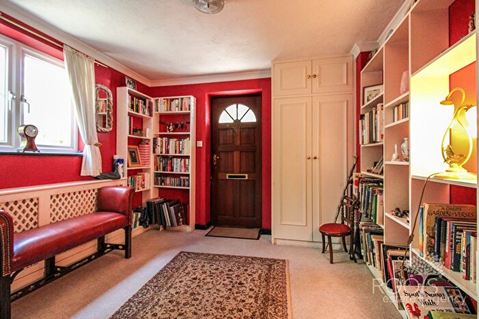 4 Bedroom Detached House For Sale In Wantage Road, Donnington, Newbury, RG14
