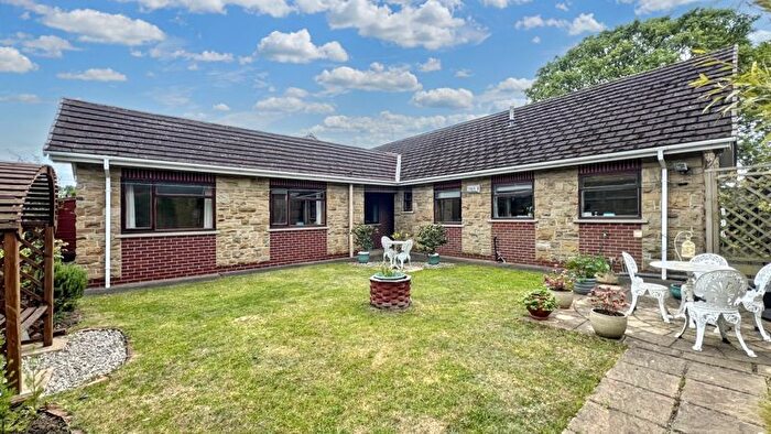 4 Bedroom Detached Bungalow For Sale In Holme Lane, Bottesford, DN16
