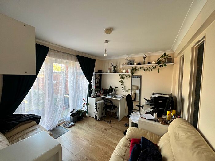 2 Bedroom Maisonette To Rent In Streatfield Road, Harrow, HA3
